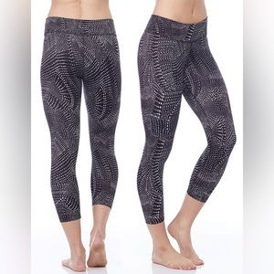Beyond Yoga MEDIUM Swirling Dots leggings